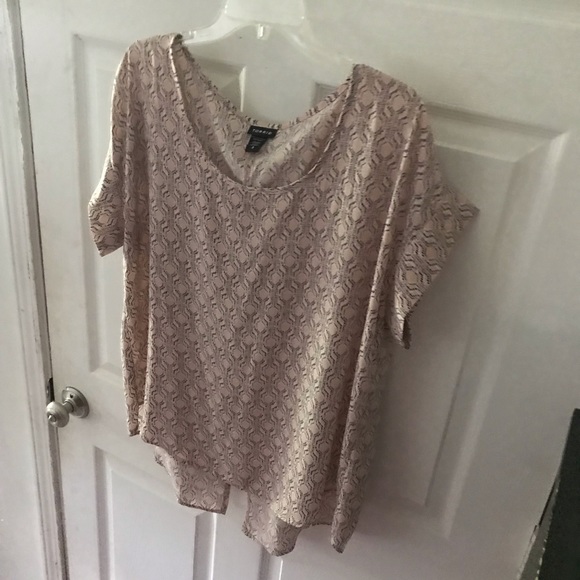 Sizes 00 & 0 torrid Geometric Top - Picture 2 of 6